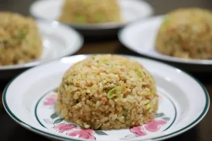 子供たちのリクエストで焼き飯のサムネイル